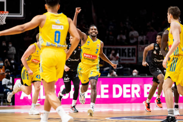 并从低谷状 并从低谷状